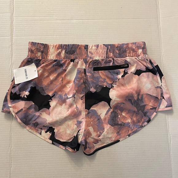 NWT Cute Floral Athletic Shorts - Picture 11 of 12